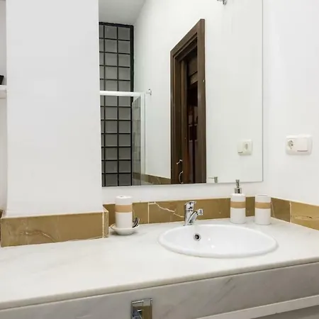 Design In The City Center Апартаменты *